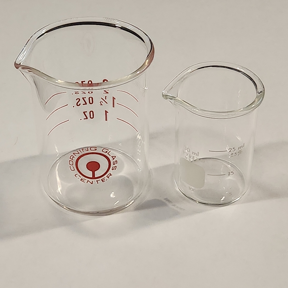 Corning Glass Center Beaker 2oz & Pyrex 30ml Glass Beaker No. 1000 Vintage VTG
